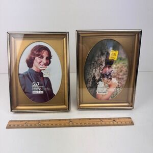 2 Vintage 5x7 Picture Frames 70s Gold Oval Rectangle Tabletop Shadow Box READ